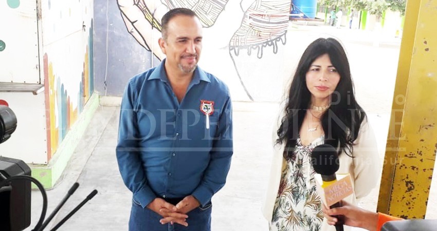 Tras protesta, primaria 15 de Mayo recibe equipo de cómputo; reanudan clases  