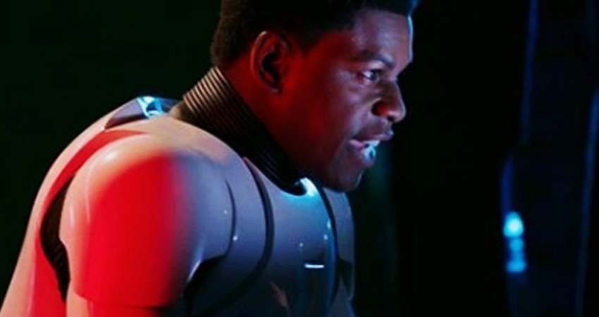 A John Boyega lo regañó hasta Mickey Mouse por perder guion de Star Wars IX