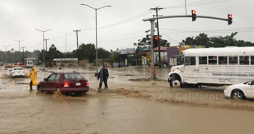 De nuevo, escurrimientos paralizaron tráfico en el vado de El Zacatal