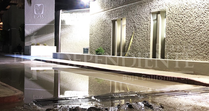 Concluye limpieza del IMSS del Centro de SJC tras inundación por la lluvia