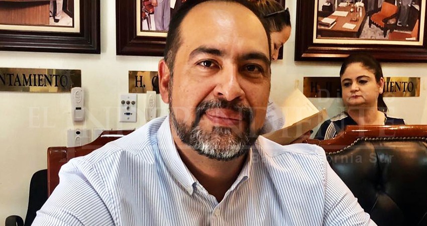 Acusa regidor Belmar Pimentel de manejos incongruentes e irresponsables dentro de Oficialía Mayor 