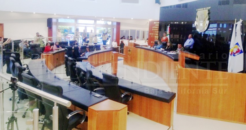 Suspende sesión en el Congreso por ausencia de diputados de Morena