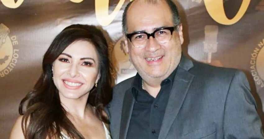 Premian a colaboradores de Grupo Imagen con el Micrófono de Oro