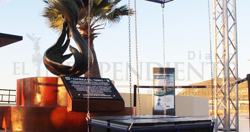 Se abrirá en 2069: Sepultan “cápsula del tiempo” en malecón de La Paz