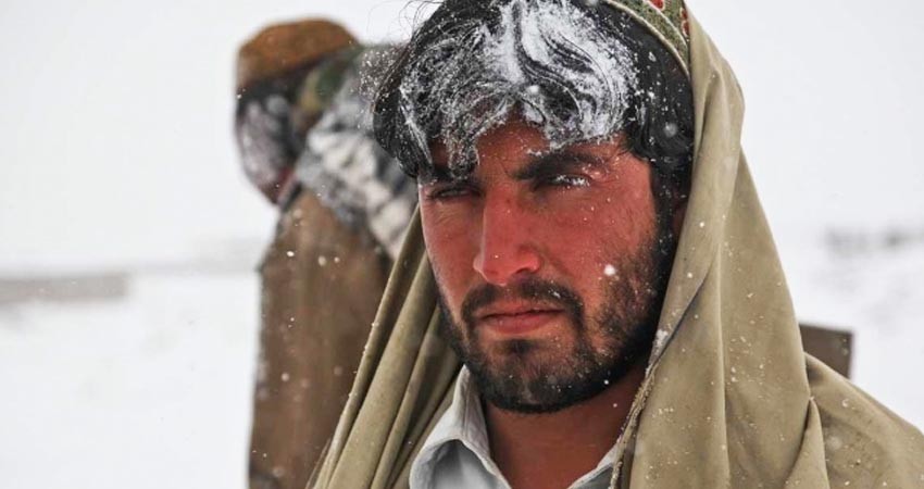 Papá muere de hipotermia; dio cobija a su niña para no pasar frío