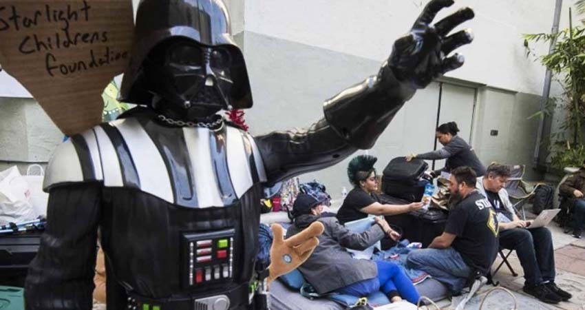 A una semana del estreno, fans acampan para ver Star Wars IX