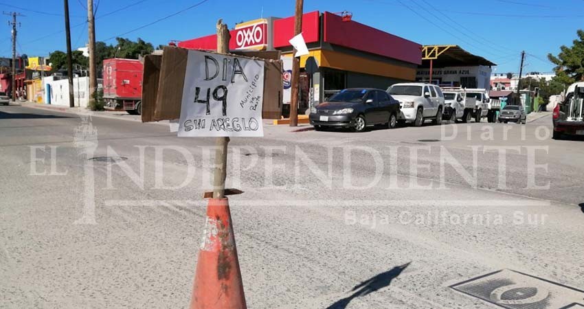 Le cuentan los días a un bache en Camino Al Faro en CSL