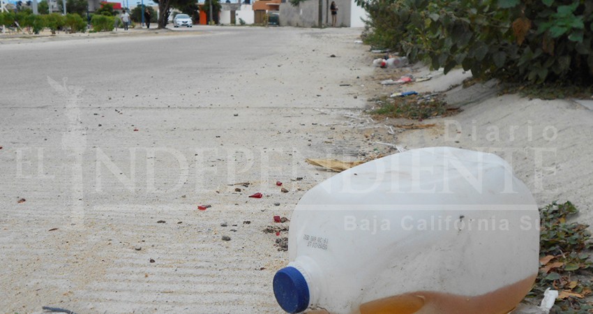 Sancionados los chóferes de transporte público que arrojaban orines a la vía pública 