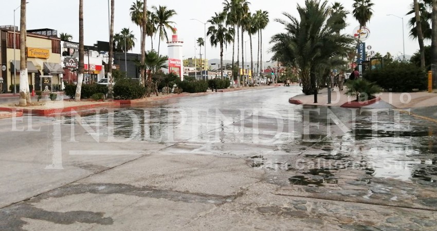 Como siempre….En jaque, vialidades de Cabo San Lucas por fugas de agua y drenaje
