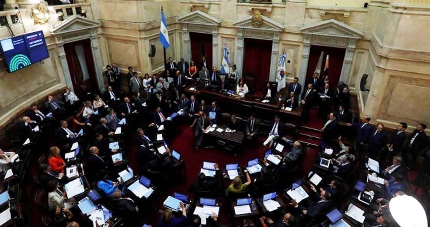 Congreso de Argentina aprueba ley de emergencia económica