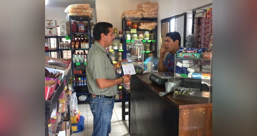 Continúan notificando a comercios de La Paz sobre la desplastificación