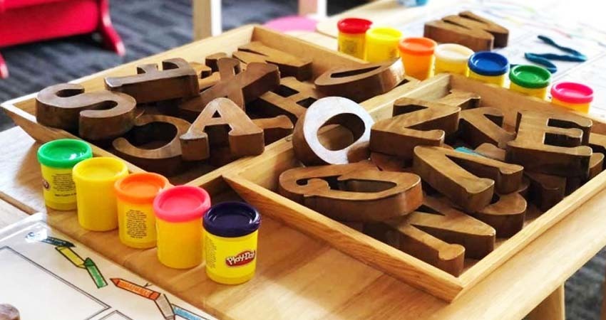 Profesor obliga a sus alumnos de kínder a darse cachetadas