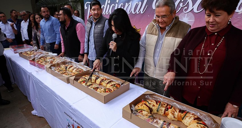 Con rosca de reyes de tienda extranjera, Ayto de Los Cabos celebró el Día de Reyes