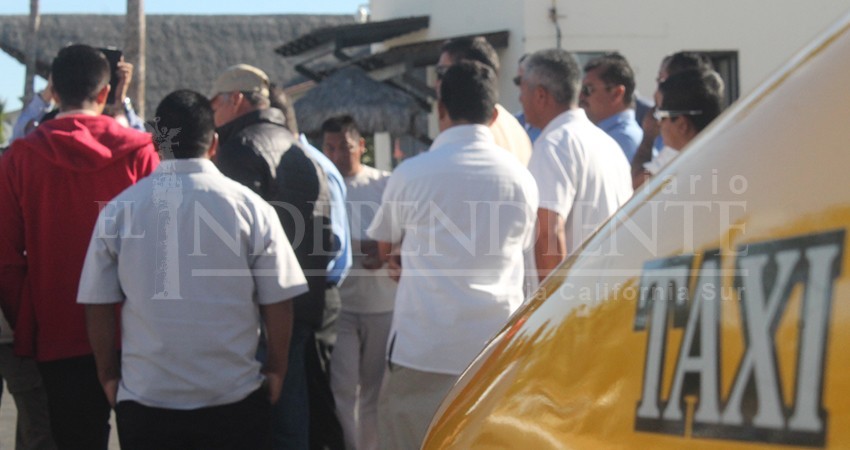 Difícil e inconveniente que haya un aumento a las tarifas de taxis