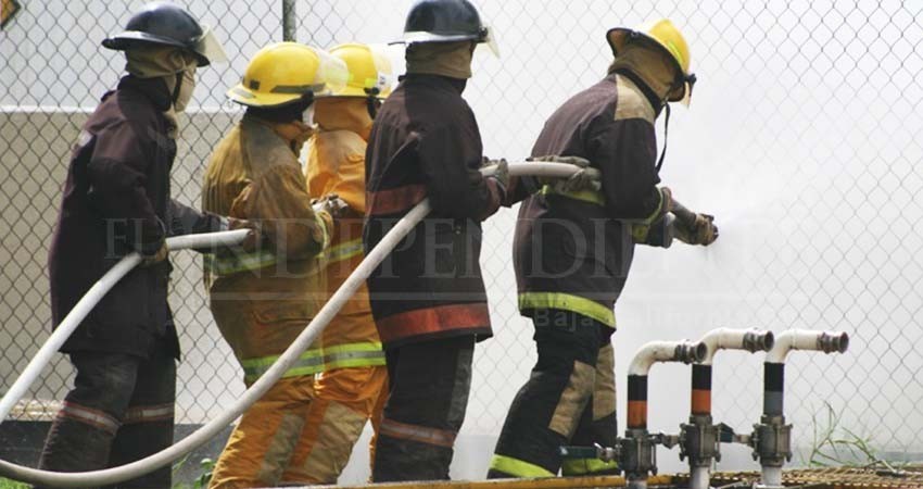 Bomberos de La Paz requieren incremento salarial cercano al 80%