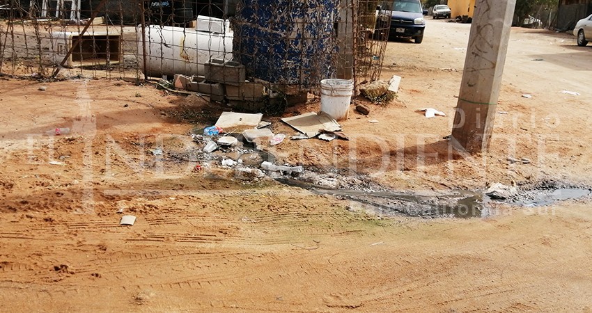 Piden vecinos de Mesa Colorada rehabilitación de última parte de avenida Tamaral