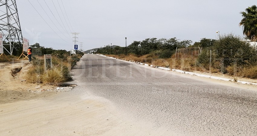 Veinte años de abandono gubernamental han vivido vecinos del Tezal en CSL