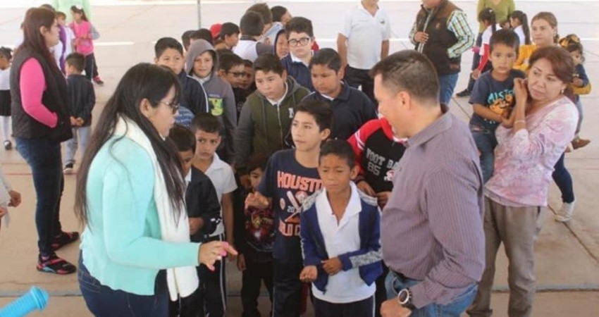 Visita el diputado Pérpuli Drew a sus representados en el actual receso