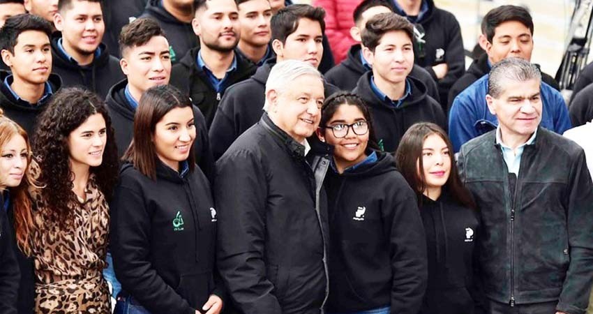 Anuncia AMLO incremento en las becas de Jóvenes Construyendo el Futuro