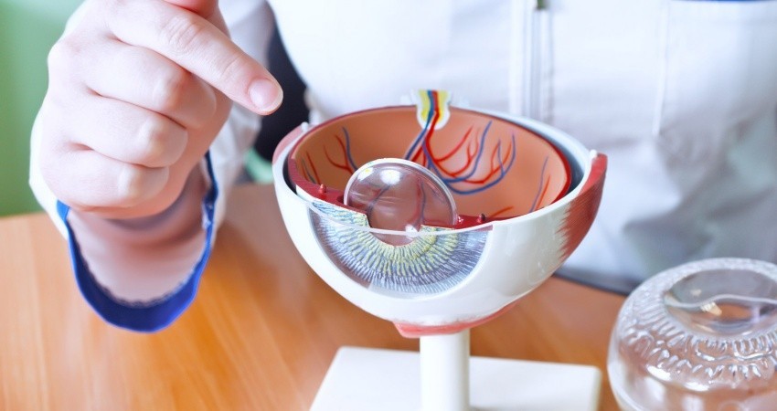 Logra Atención Ciudadana del Ayto de La Paz operaciones de cataratas y aparatos auditivos