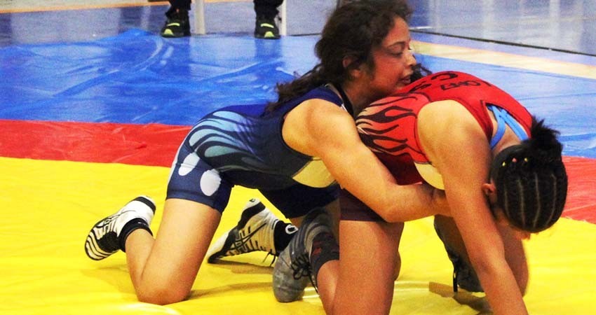 Integran 48 atletas de BCS la preseleccion de luchas asociadas