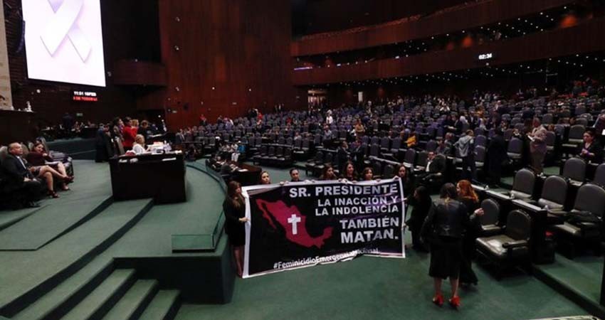 Celebra AMLO aprobación de sanción para feminicidas