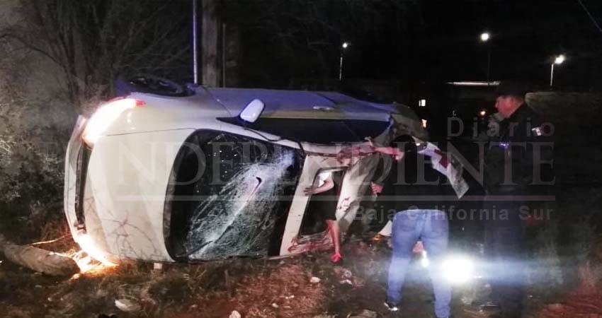 Embriagado chocó y derribó 5 postes de luz