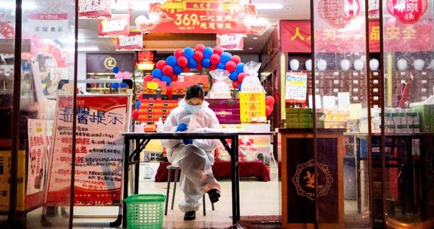 Llegada de Covid-19 se mantendrá vía contagio externo por algunas semanas: Ssa