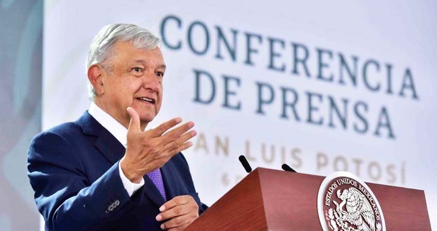 Hace AMLO llamado a no promover paros en escuelas