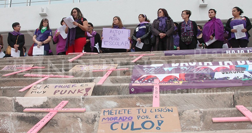 Con cadena feminista, mujeres exigieron alto a la violencia