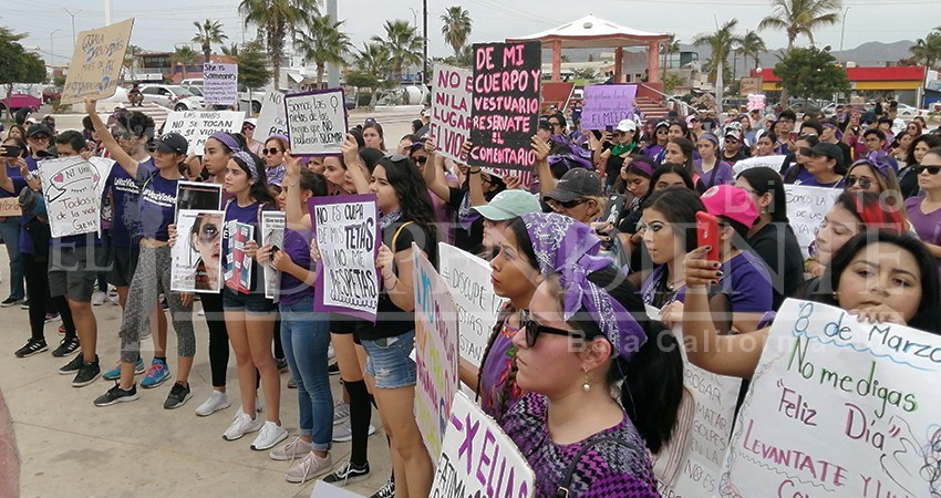 “La voz violeta” marcha en busca de un alto a la violencia contra las mujeres en Los Cabos