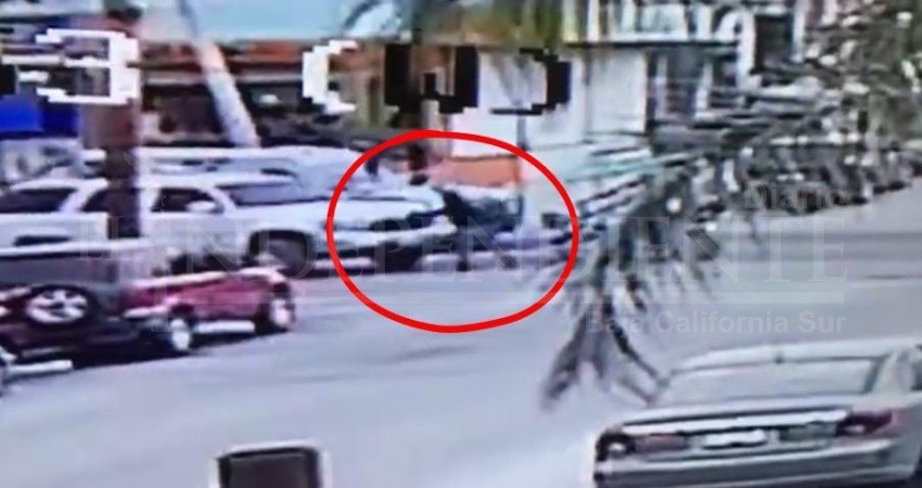 Camioneta intenta atropellar a repartidor de Uber Eats en CSL