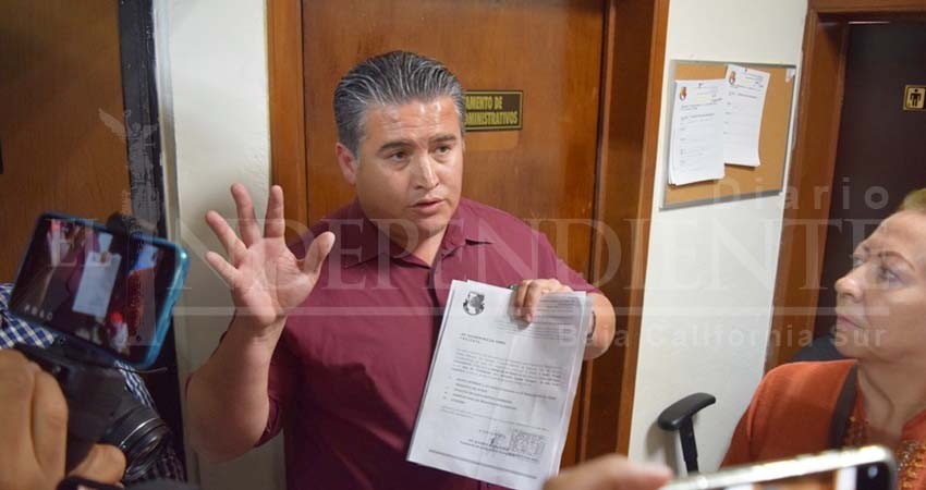 Policía estatal bloquea cambio de Oficialía Mayor en Congreso de BCS