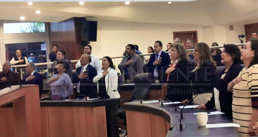 Toman protesta en congreso BCS a 4 suplentes de diputados del PAN, PRD y PES