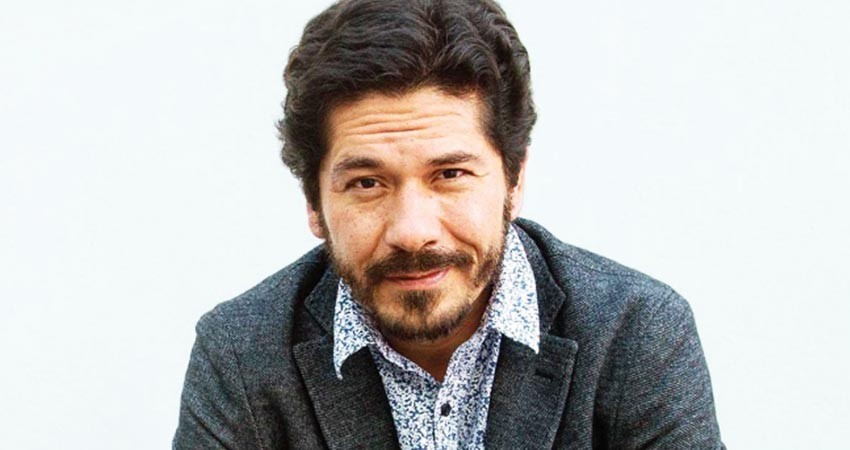 Juan Pablo Villalobos; xenofobia y naves espaciales