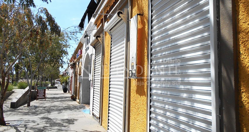 Más de 50 negocios no esenciales en Los Cabos han sido cerrados por COVID-19