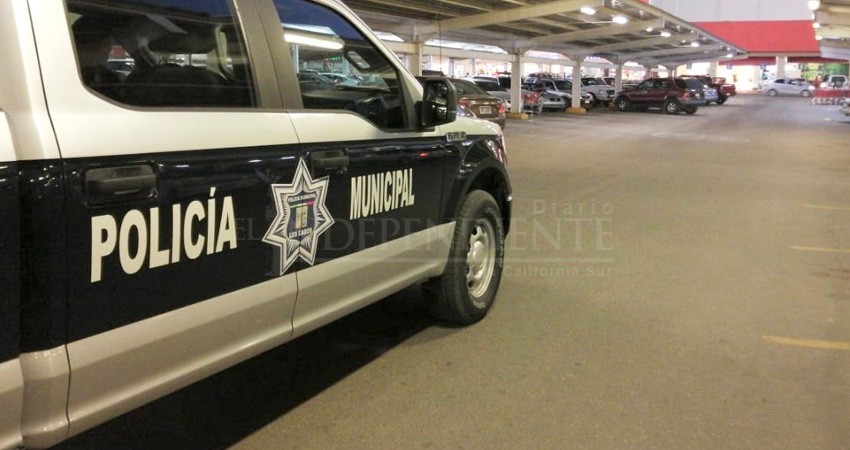 Golpean a oficial de Seguridad Pública en centro comercial de CSL