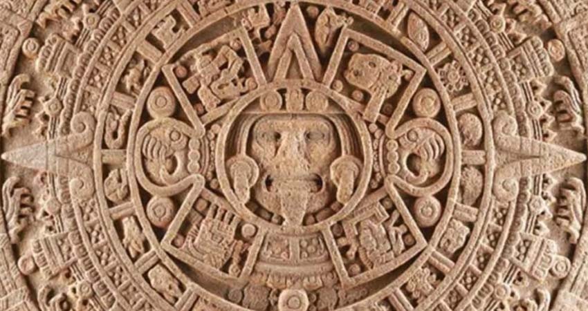 Tiran mito; en la moneda de $10 aparece la Piedra del sol, llamada de forma errónea Calendario Azteca