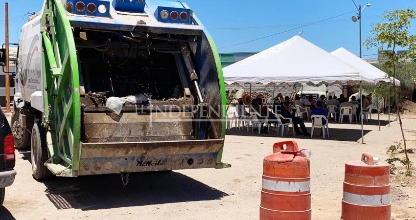 Termina paro de basura con la destitución del director operativo; pagarán bonos