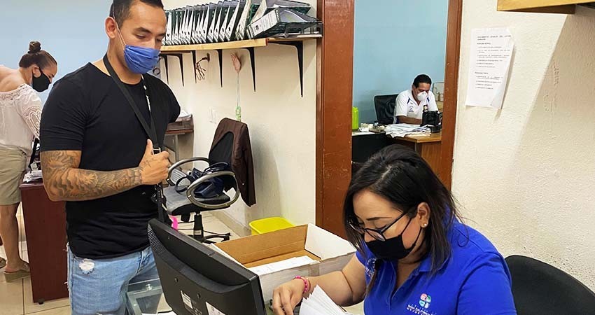 Pagan  becas a 138 deportistas destacados de BCS