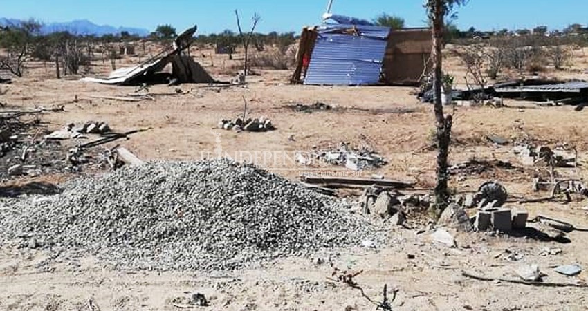 Derriban construcciones en predios invadidos recientemente en la colonia Ejidal 