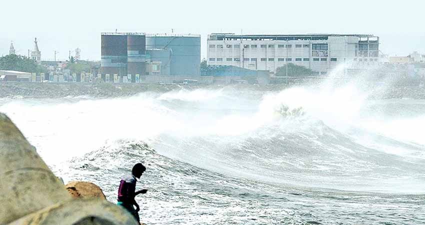 Ciclón azota dos naciones; el más potente en una década