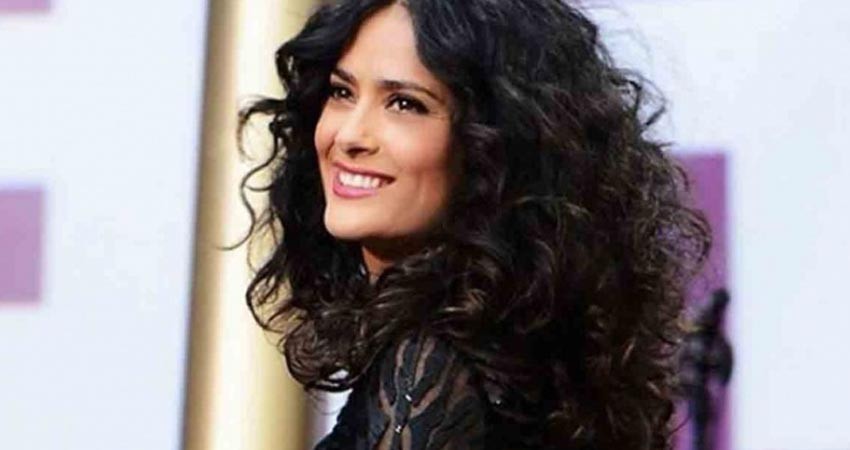 Fortuna de Salma Hayek supera a la de la reina Isabel II
