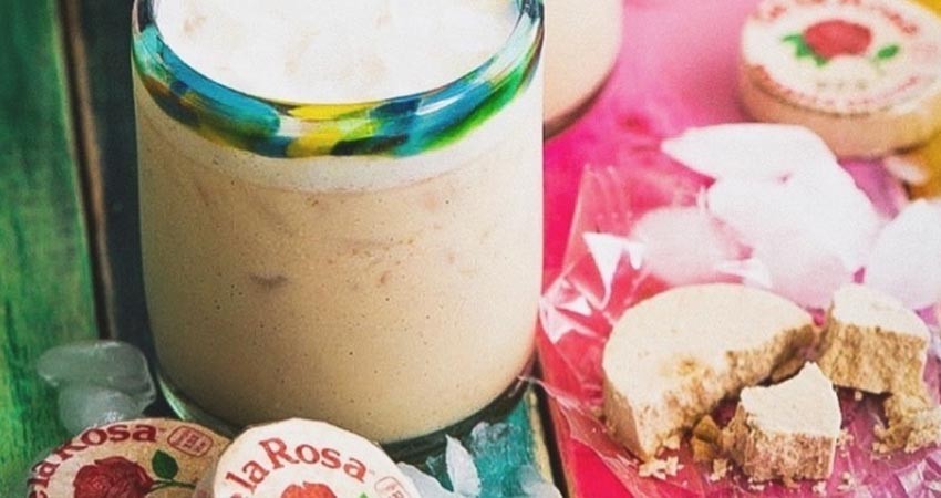 Adiós horchata: el agua de mazapán con leche es lo nuevo