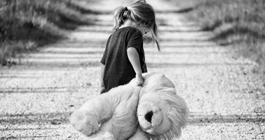 Maestra de kinder es sospechosa de asesinar a niña de tres años