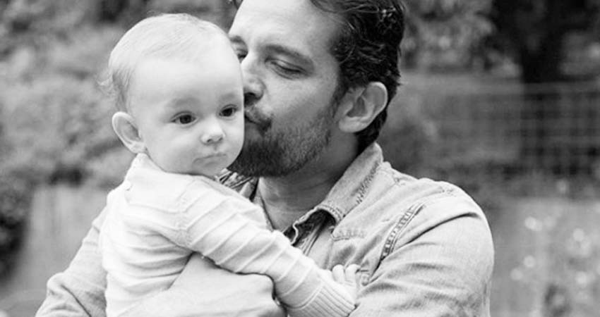 Piden a esposa de Nick Cordero que se despida de él