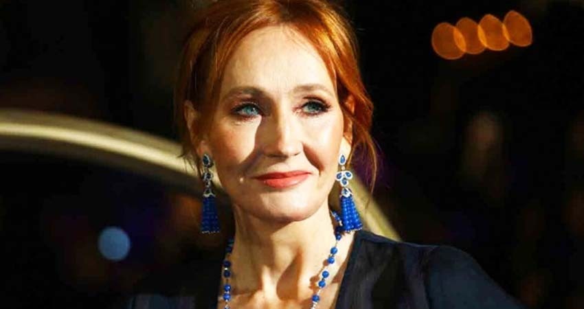 Acusan a JK Rowling de transfobia por tuits