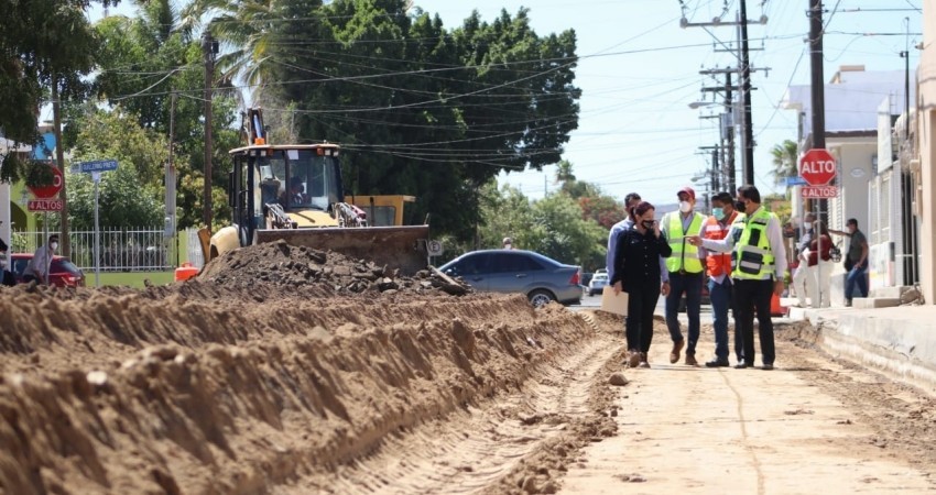 Ponen en marcha el programa de pavimentación de calles de La Paz