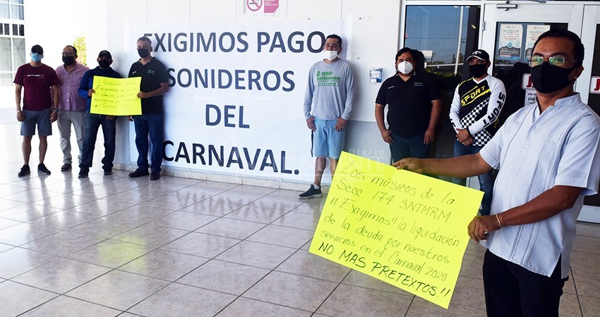 Protestan: Exigen al Ayuntamiento pago de adeudos por 2.5 MDP del Carnaval 2020