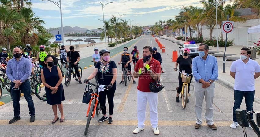 ¿Se permiten actividades al aire libre en el malecón de La Paz?
